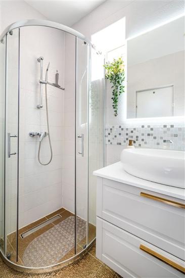 House K1, for 12 persons