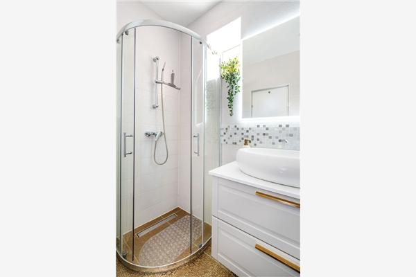 House K1, for 12 persons