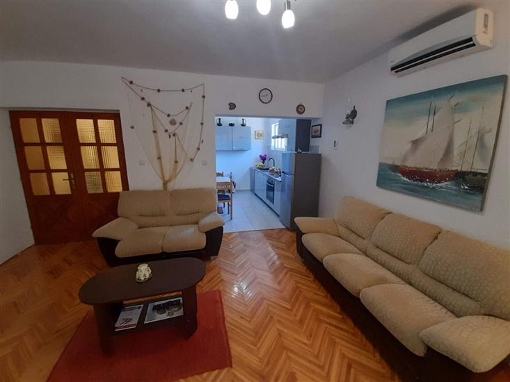 Apartment A1, for 6 persons