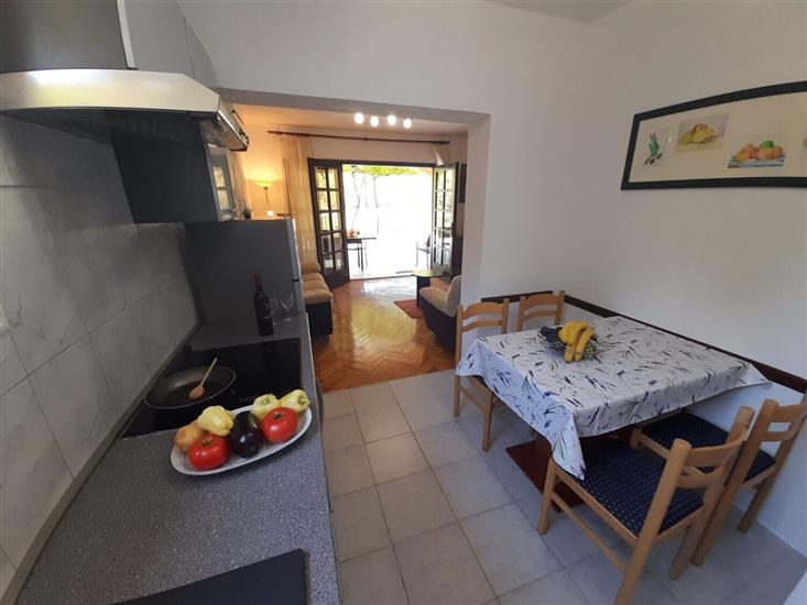 Apartment A1, for 6 persons