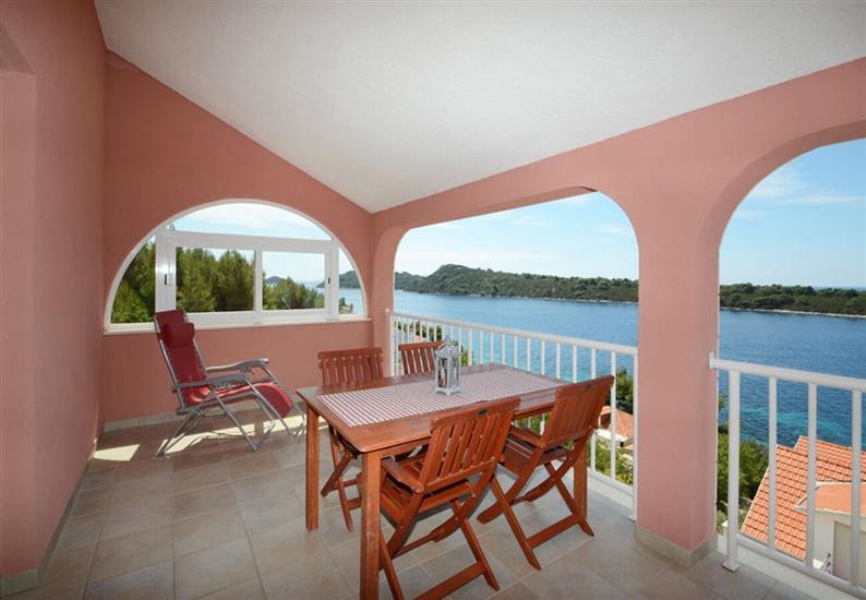 Apartment A4, for 5 persons