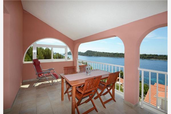 Apartment A4, for 5 persons