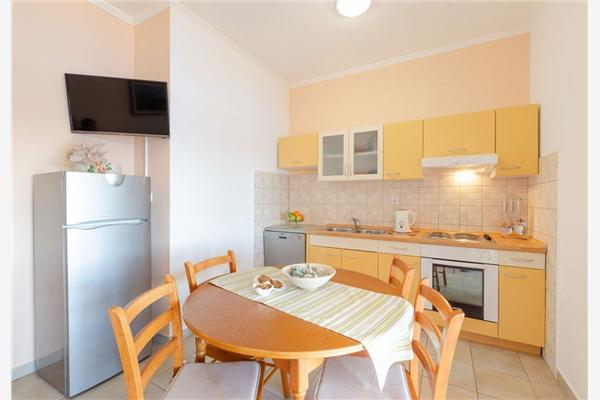 Apartment A4, for 5 persons