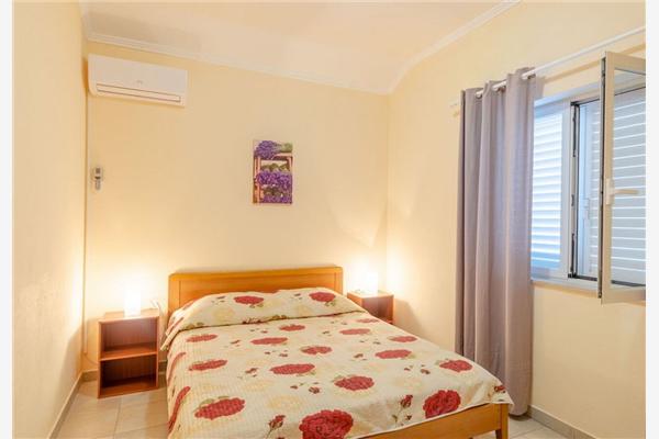 Apartment A4, for 5 persons