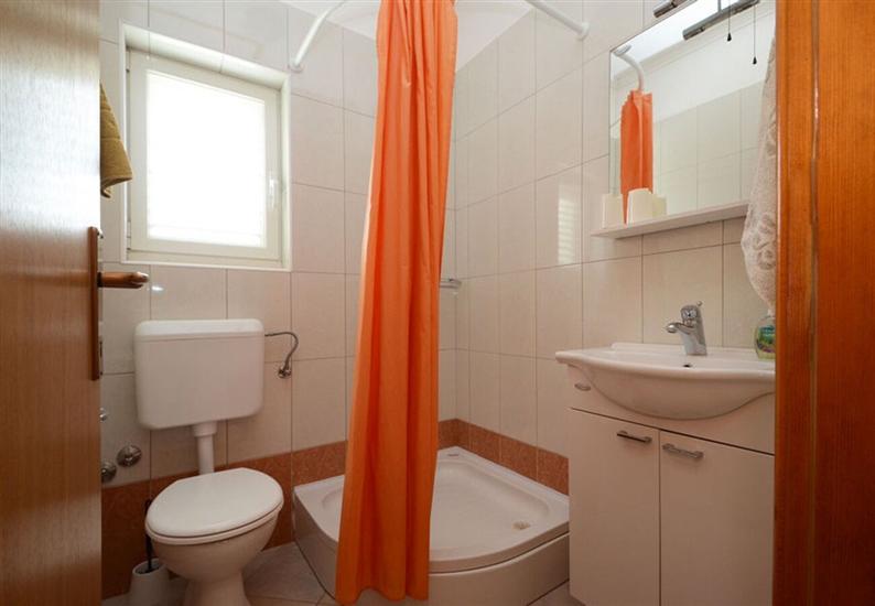 Apartment A4, for 5 persons