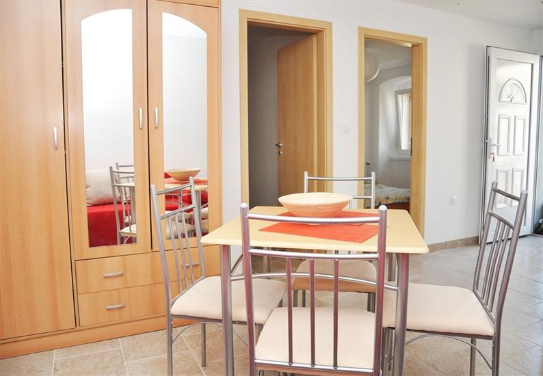 Apartment A2, for 5 persons