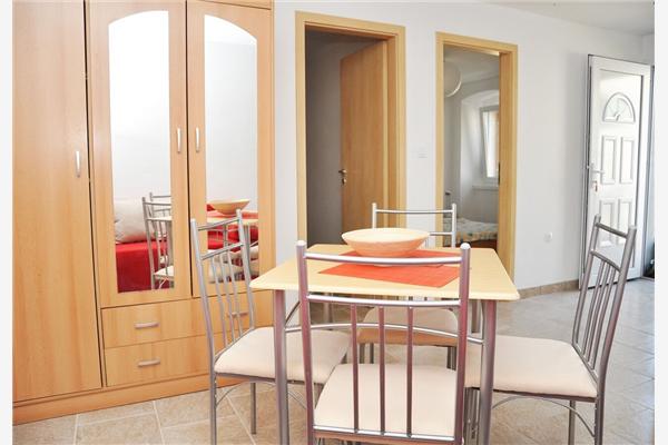 Apartment A2, for 5 persons