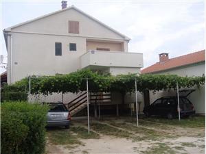 Apartment Slava Nin, Size 100.00 m2, Airline distance to town centre 400 m