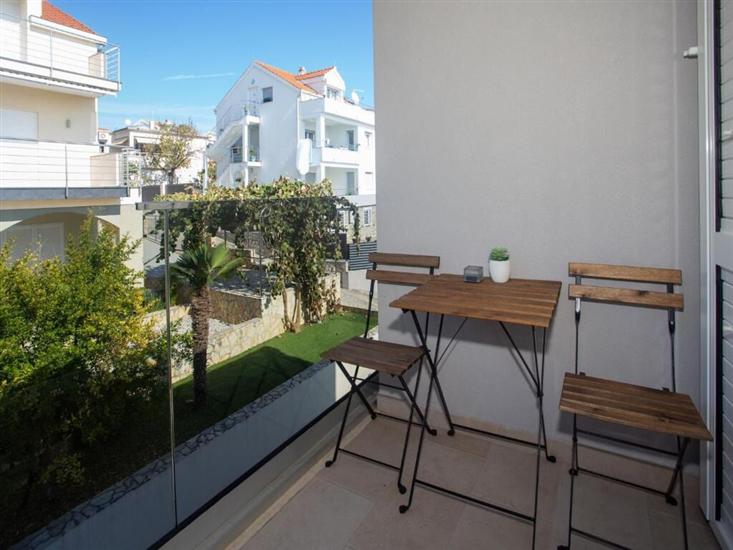 Apartment A1, for 6 persons