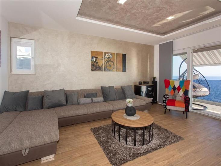 Apartment A1, for 6 persons