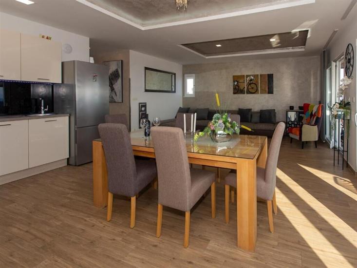 Apartment A1, for 6 persons