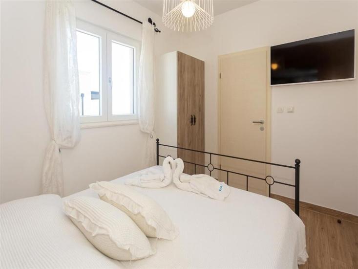 Apartment A1, for 6 persons