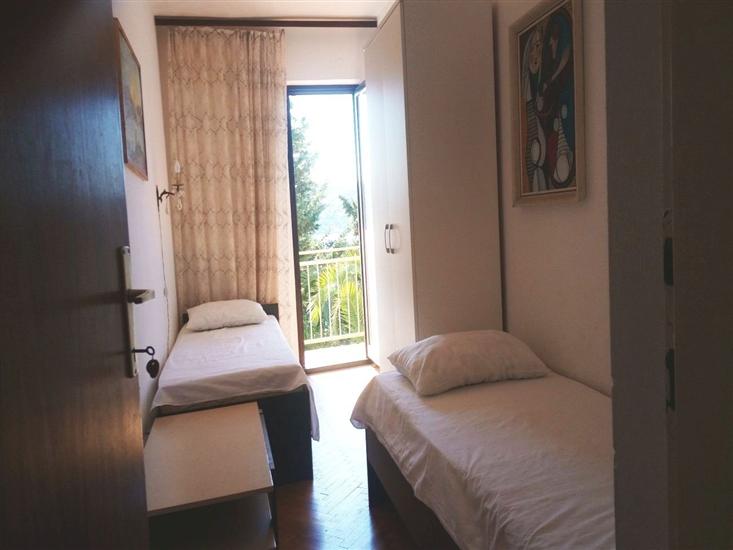 Apartment A1, for 8 persons