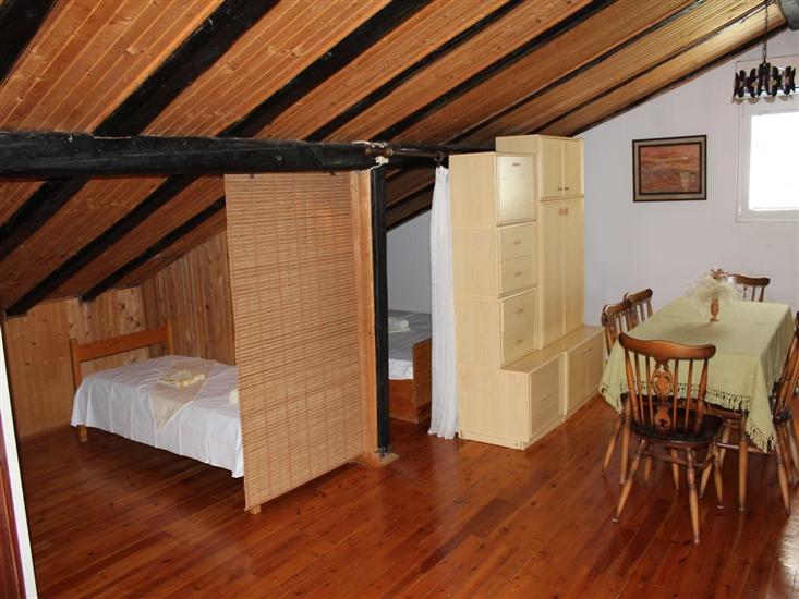 Apartment A2, for 6 persons