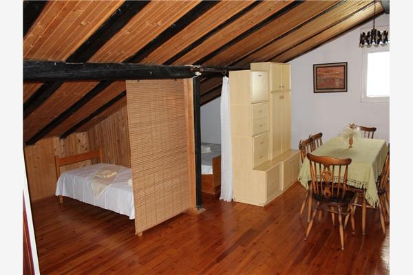 Apartment A2, for 6 persons