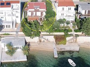 Apartmaji Ljubo Stara Novalja - otok Pag, Kvadratura 67,00 m2, Oddaljenost od morja 15 m