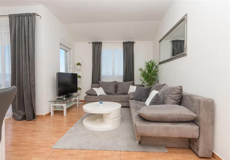 Apartment A4, for 8 persons