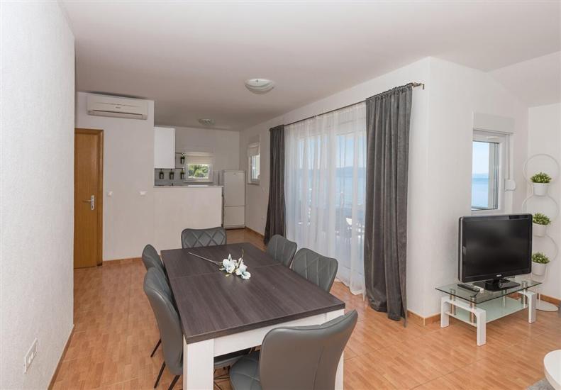 Apartment A4, for 8 persons