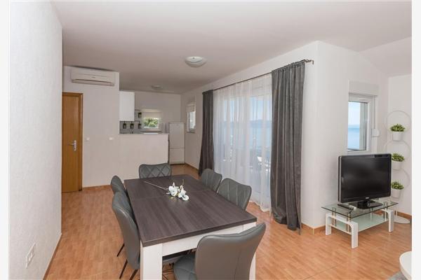 Apartment A4, for 8 persons