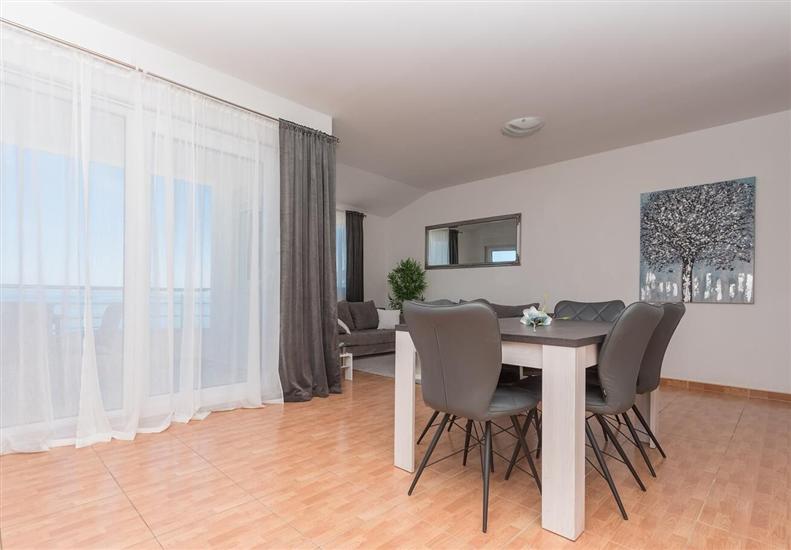 Apartment A4, for 8 persons