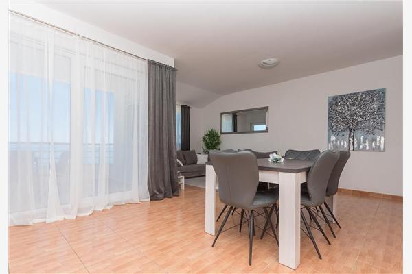 Apartment A4, for 8 persons