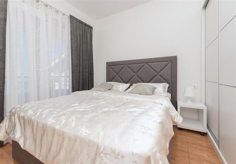 Apartment A4, for 8 persons