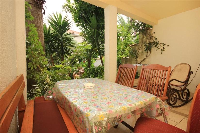 Apartment A1, for 5 persons