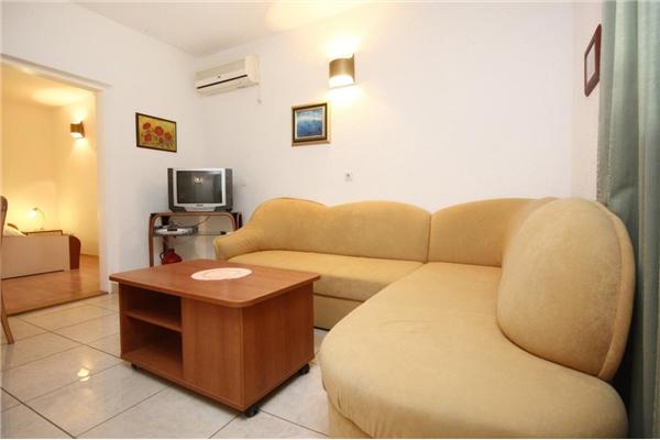Apartment A1, for 5 persons