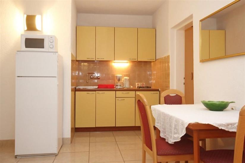 Apartment A1, for 5 persons