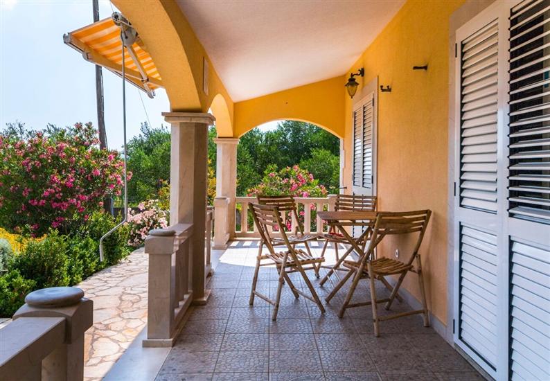 House K1, for 10 persons