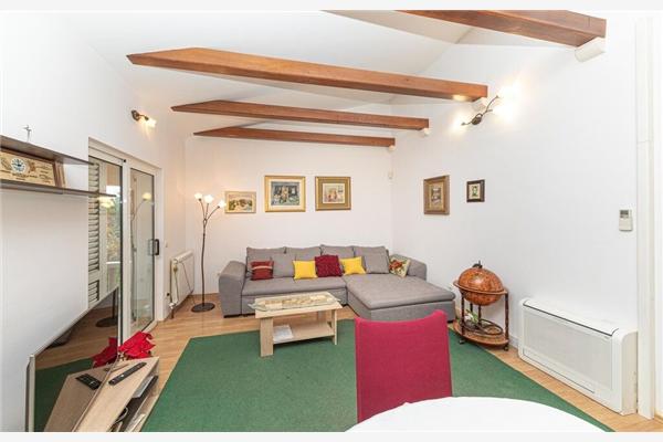 House K1, for 10 persons