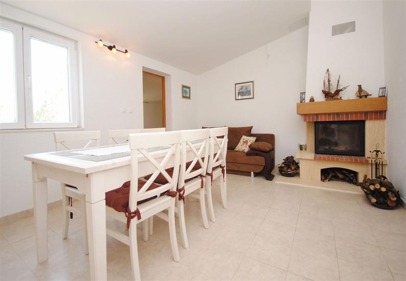 House K1, for 10 persons