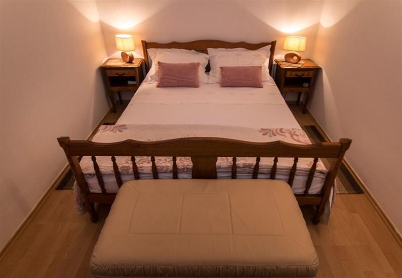 House K1, for 10 persons