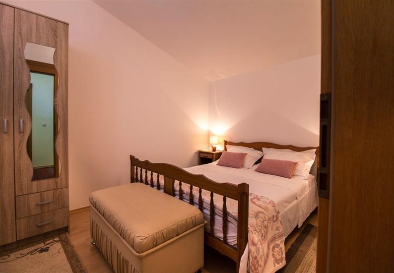 House K1, for 10 persons