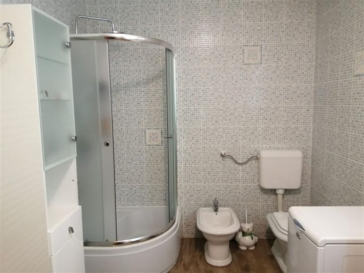 House K1, for 10 persons