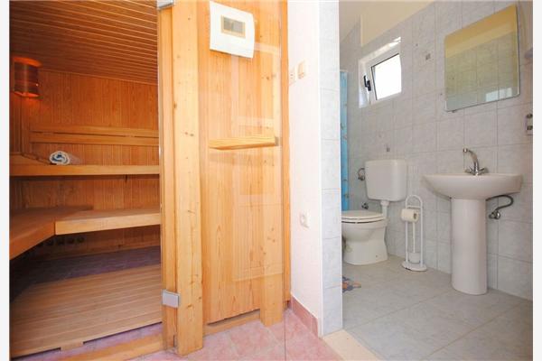 House K1, for 10 persons