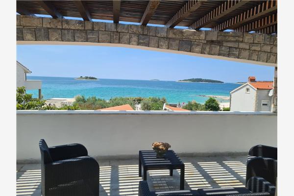 House K1, for 10 persons