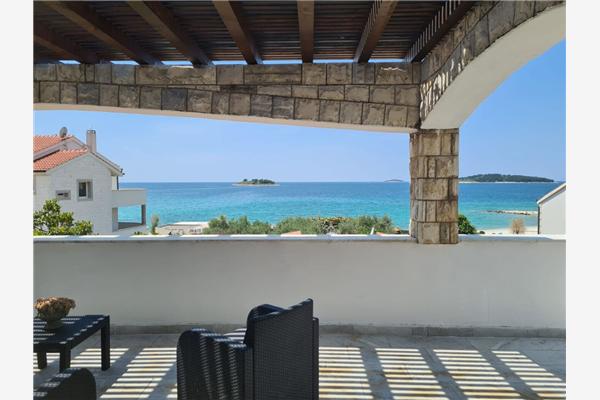 House K1, for 10 persons