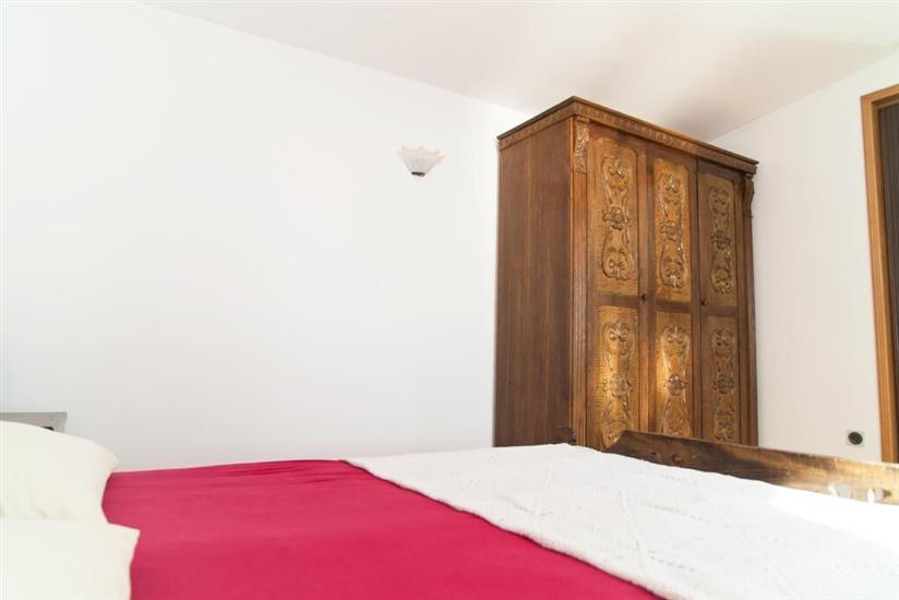 House K1, for 10 persons