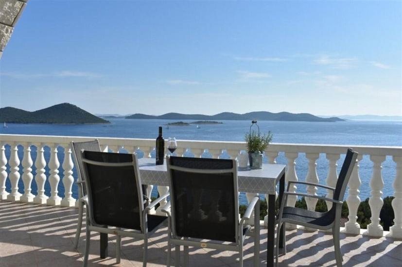 Apartment A4, for 4 persons