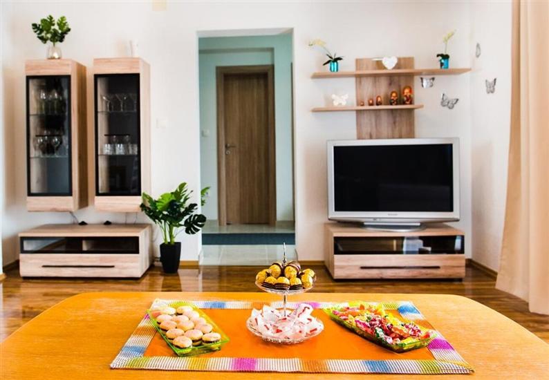 Apartment A2, for 8 persons