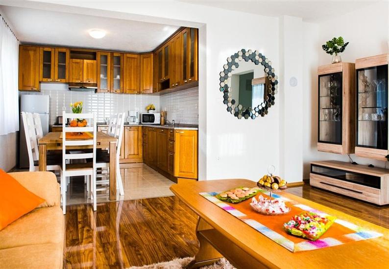 Apartment A2, for 8 persons