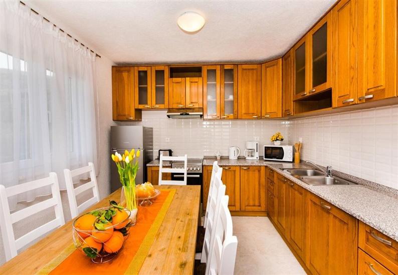 Apartment A2, for 8 persons