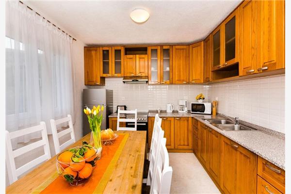 Apartment A2, for 8 persons