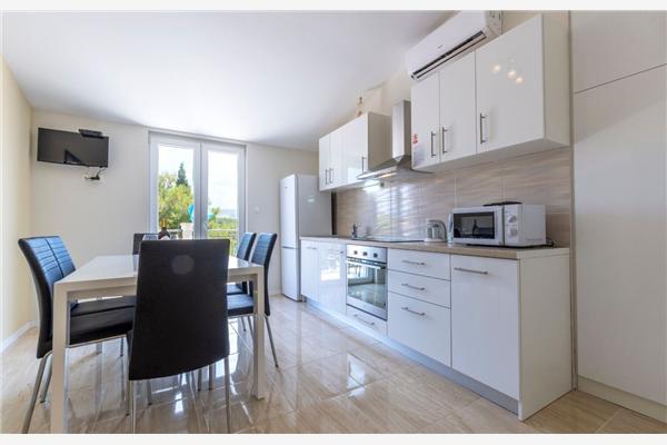 Apartment A1, for 5 persons