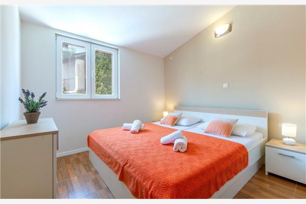 Apartment A1, for 5 persons