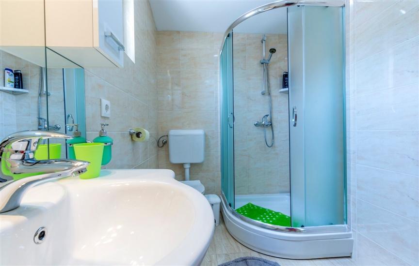 Apartment A1, for 5 persons