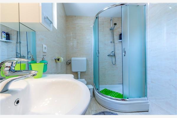 Apartment A1, for 5 persons