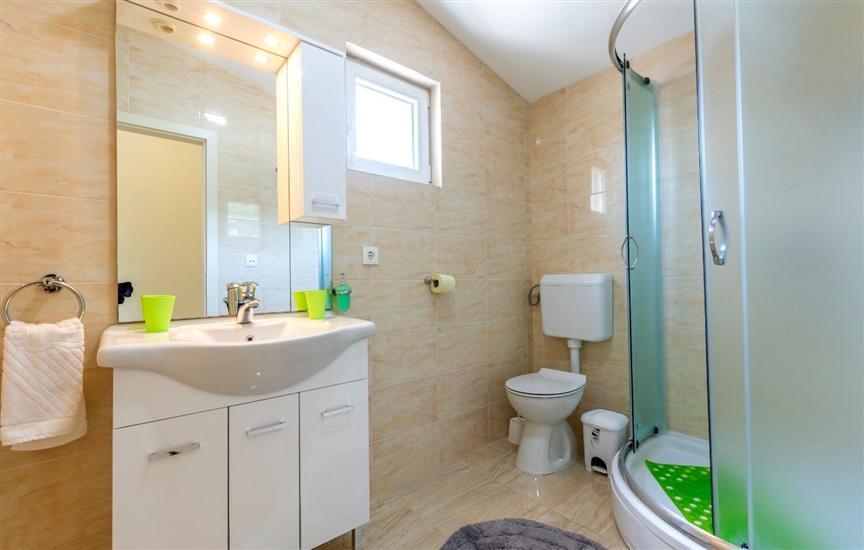 Apartment A1, for 5 persons