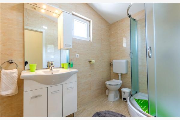 Apartment A1, for 5 persons